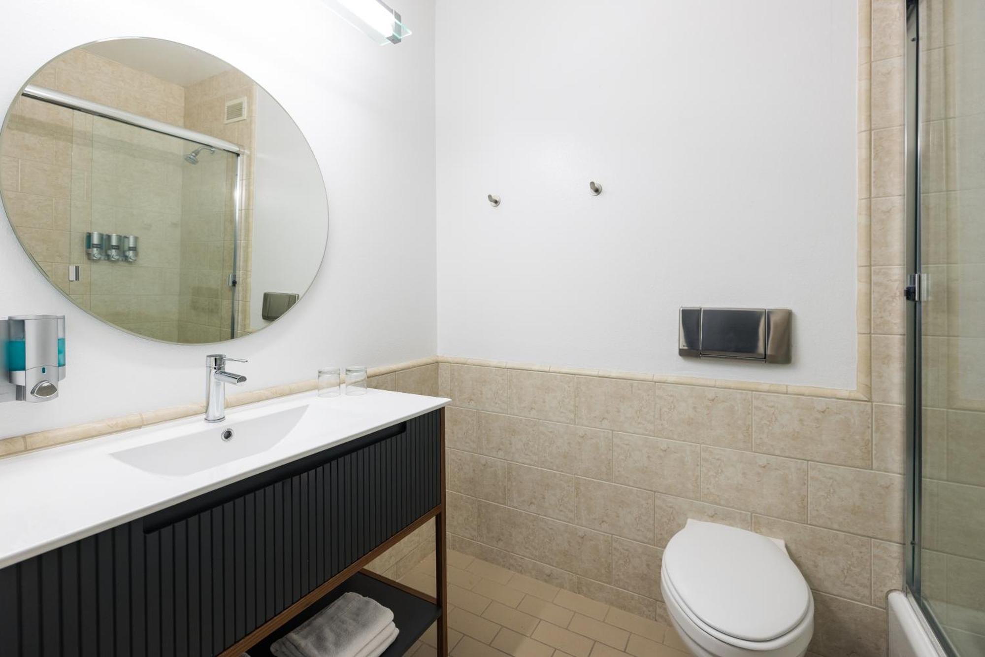 Gravity Haus Truckee-tahoe 4*